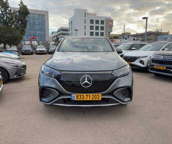 מרצדס EQE SUV 2024 -  מבט קדמי 