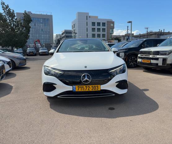 מרצדס EQE 2024 -  מבט קדמי 