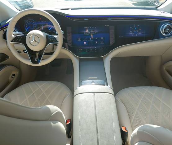 מרצדס EQS 2022 -  פנים הרכב 