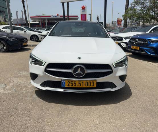 מרצדס CLA 2023 -  מבט קדמי 