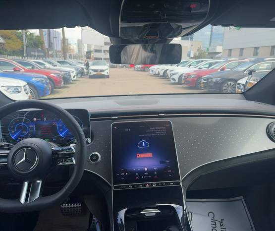 מרצדס EQE SUV 2024 -  פנים הרכב 