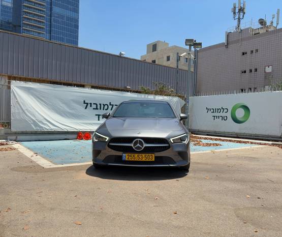 מרצדס CLA 2023 -  מבט קדמי 