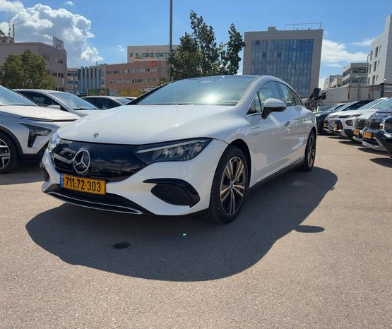 מרצדס EQE 2024 -  מבט צדדי 