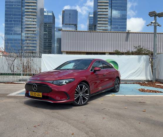 מרצדס CLA EQ 2025 -  מבט צדדי 