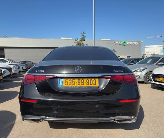 מרצדס S-Class 2024 -  מבט אחורי 