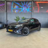 מבט צדדי שחור 2024מרצדס EQS SUV