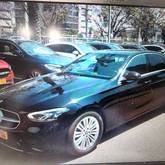 מבט צדדי שחור 2025מרצדס C-Class